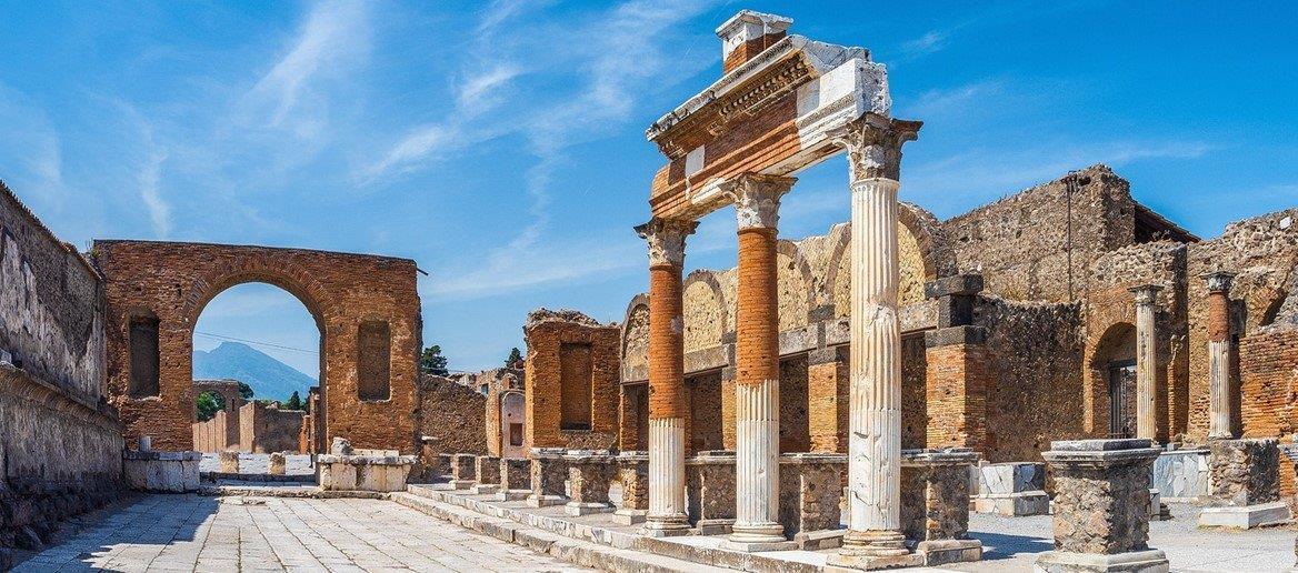 Jedinečný Řím a Vatikán s výletem do Pompejí a Neapole 