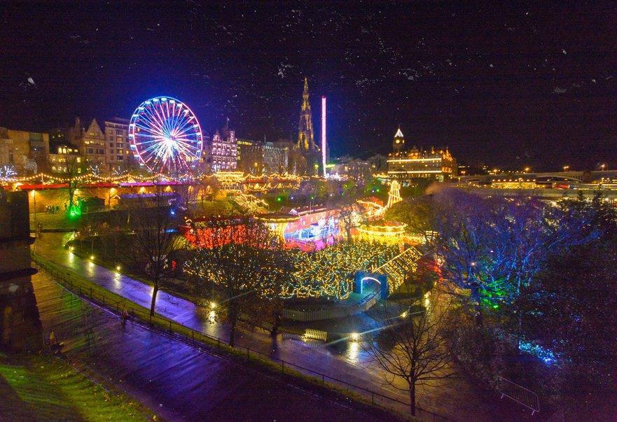 Advent v Edinburghu a show Edinburgh Castle of Light