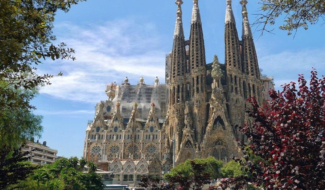 Slunná Barcelona s koupáním a výletem na Montserrat 