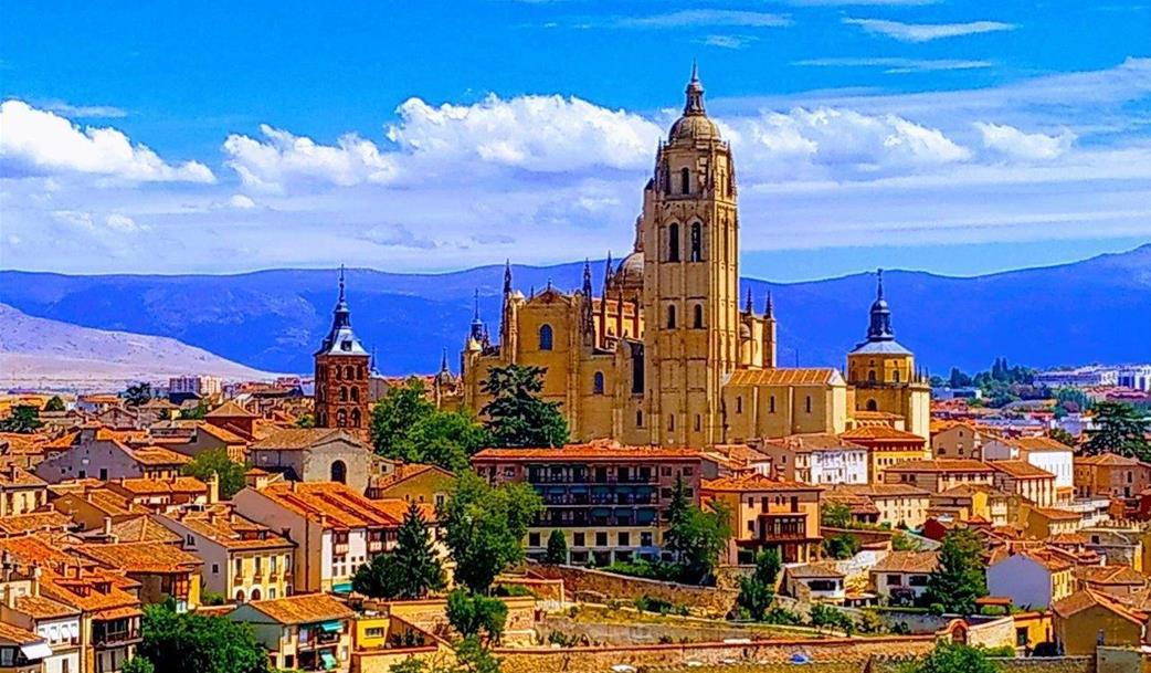 Královský Madrid s výletem do středověkého města Segovia