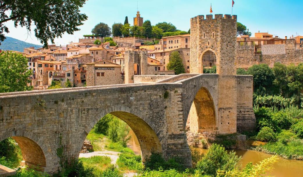 Slunná Barcelona s výletem do Girony a Besalú